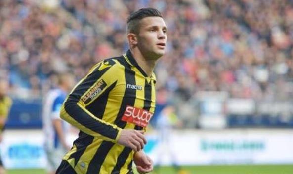 对自己在球 对自己在球