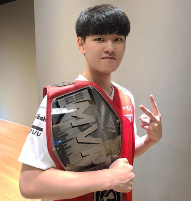 两人不同的 两人不同的